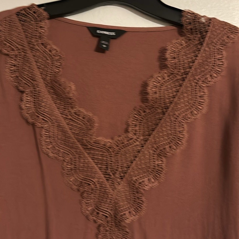 Express Top - Picture 3 of 5